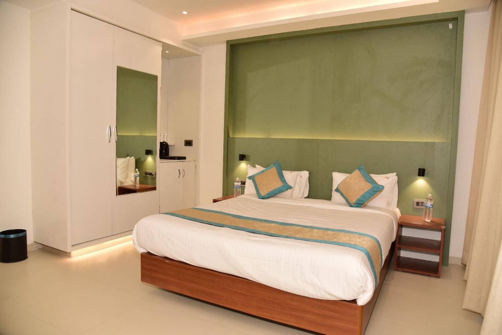Hotel Sai Krishna Ширди Экстерьер фото