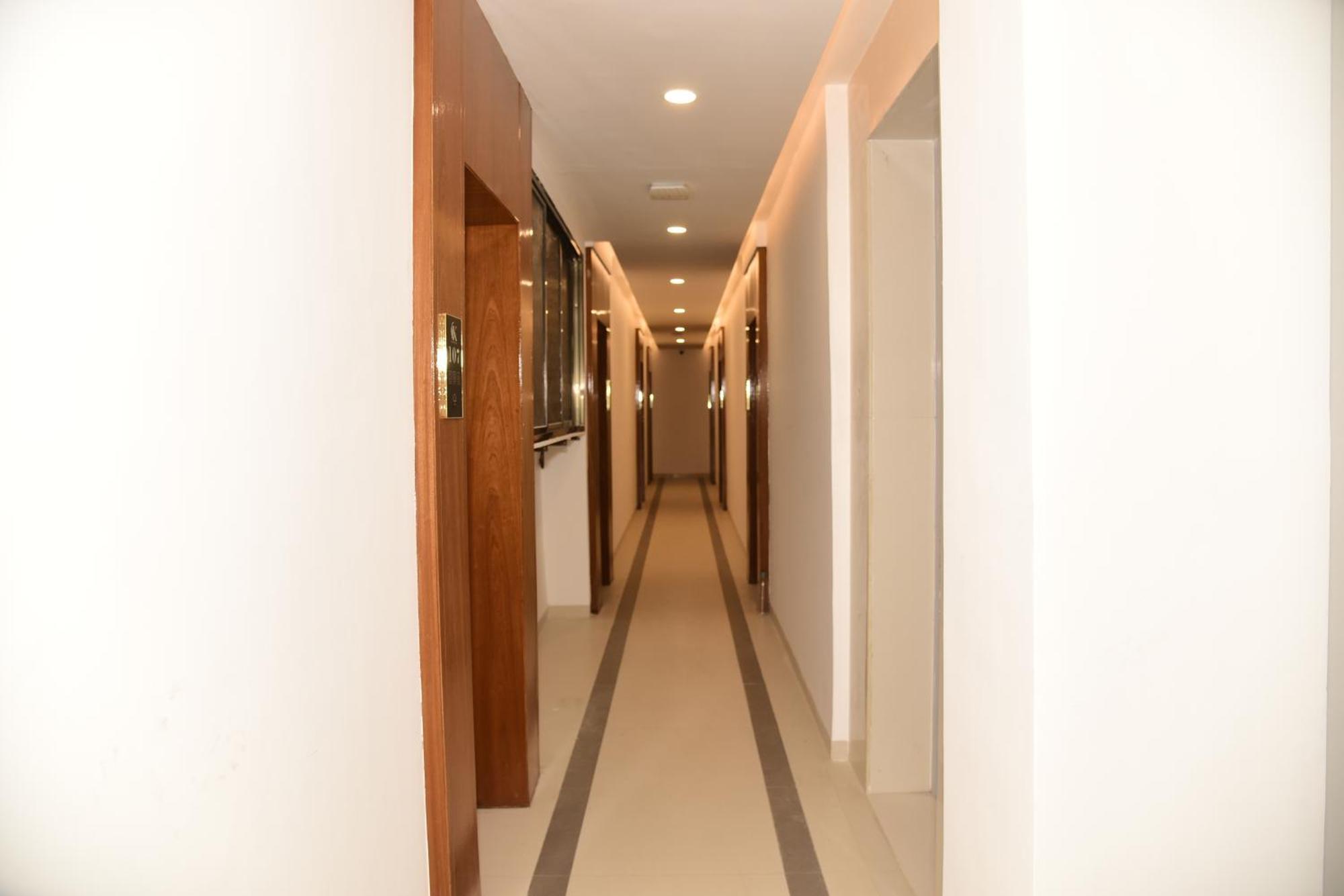 Hotel Sai Krishna Ширди Экстерьер фото