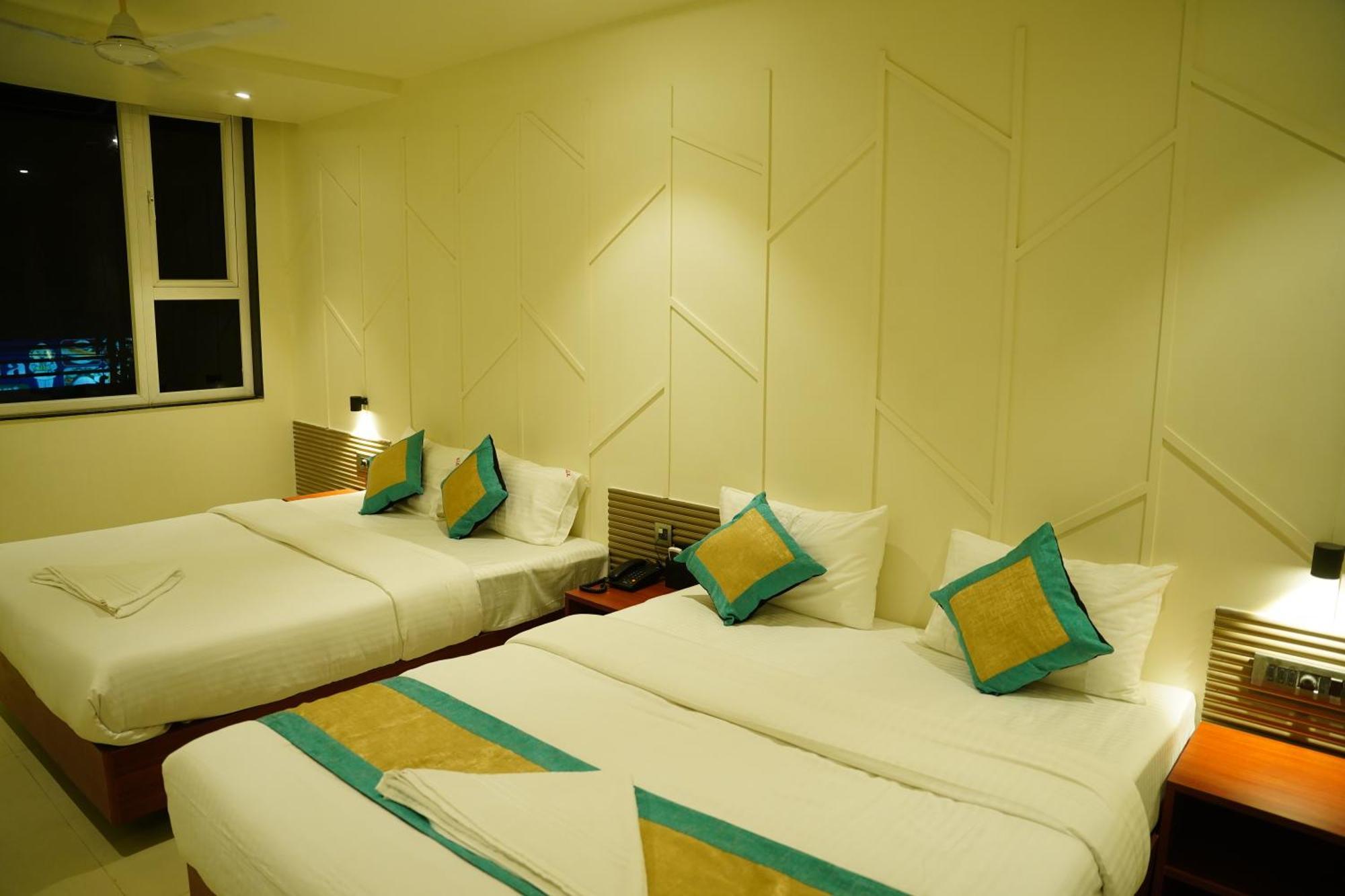 Hotel Sai Krishna Ширди Экстерьер фото
